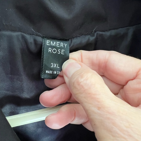 Black Emery Rose Puffy Vest - Picture 2 of 4